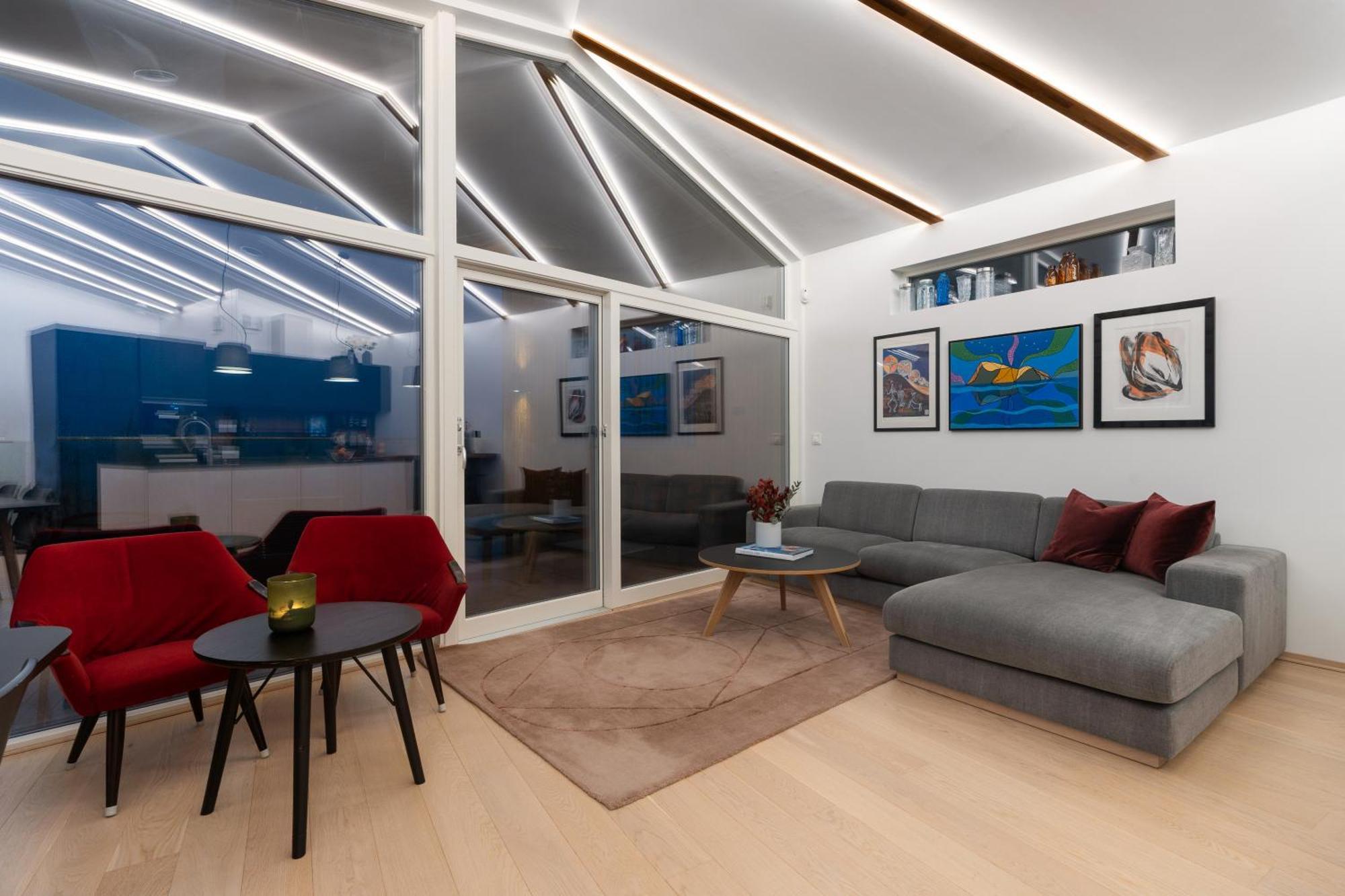 Enter Luxury Villa Tromso