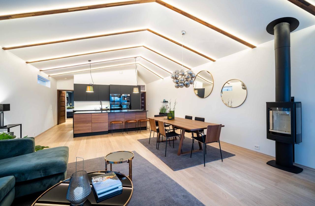 Enter Luxury Villa *